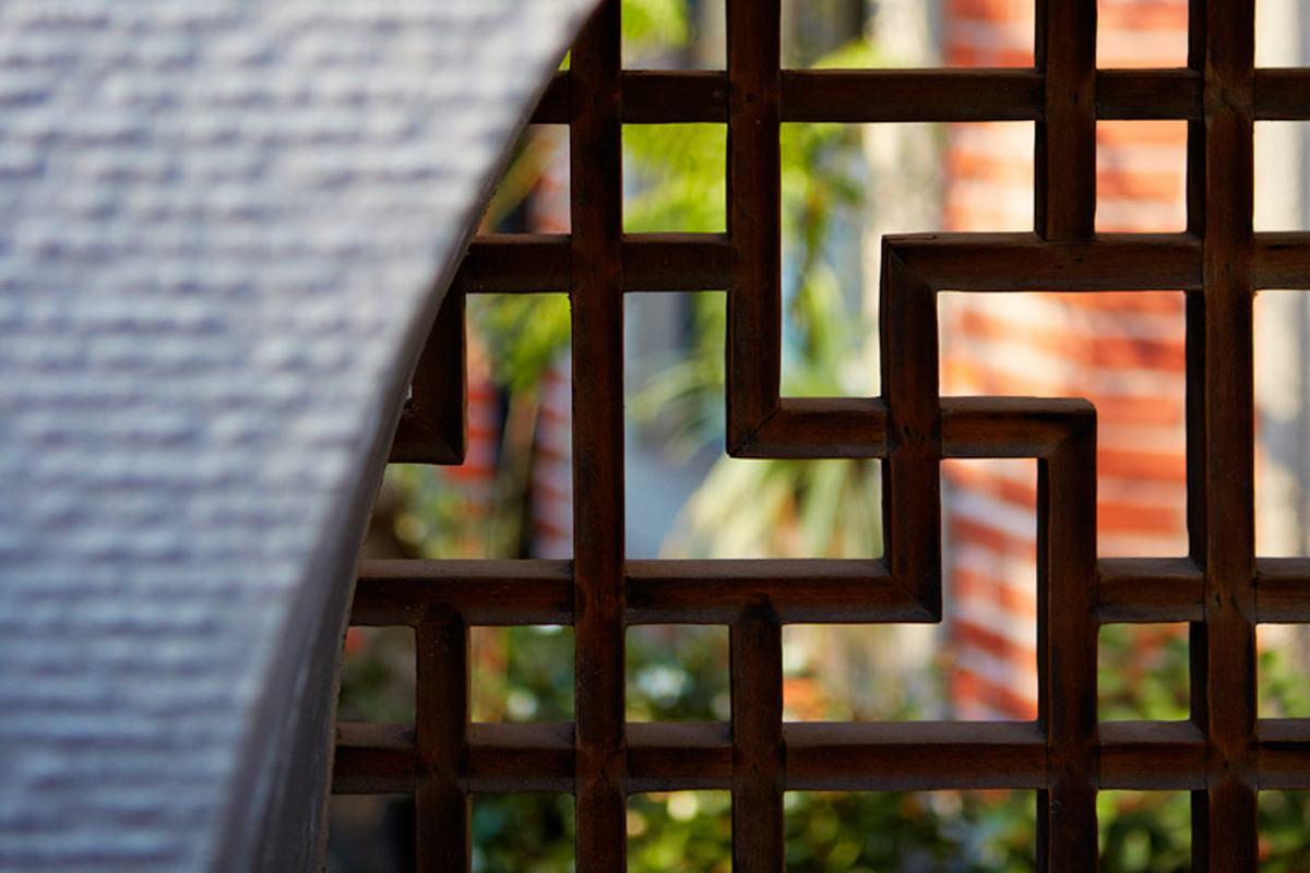 Le Meridien Putrajaya Dış mekan fotoğraf A Chinese window