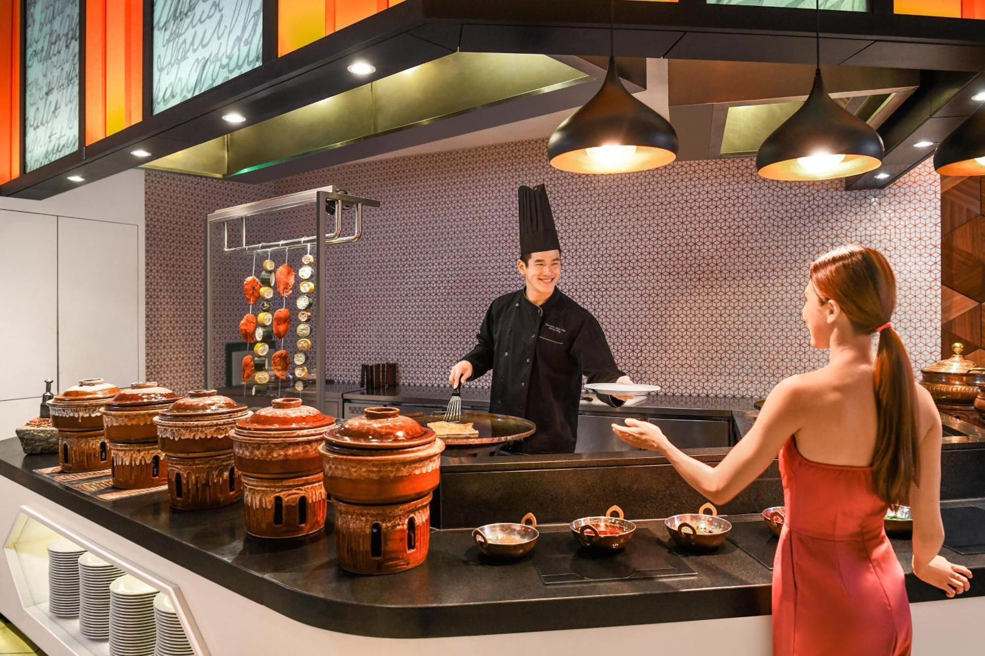 Le Meridien Putrajaya Dış mekan fotoğraf A live kitchen
