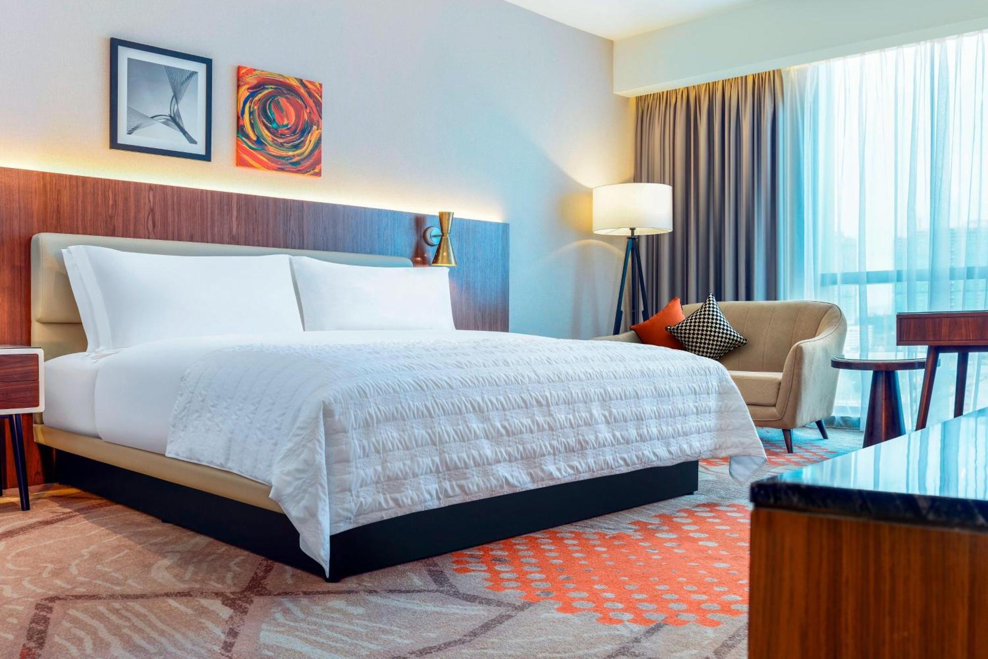 Le Meridien Putrajaya Dış mekan fotoğraf A guest room at the Westin Mumbai International
